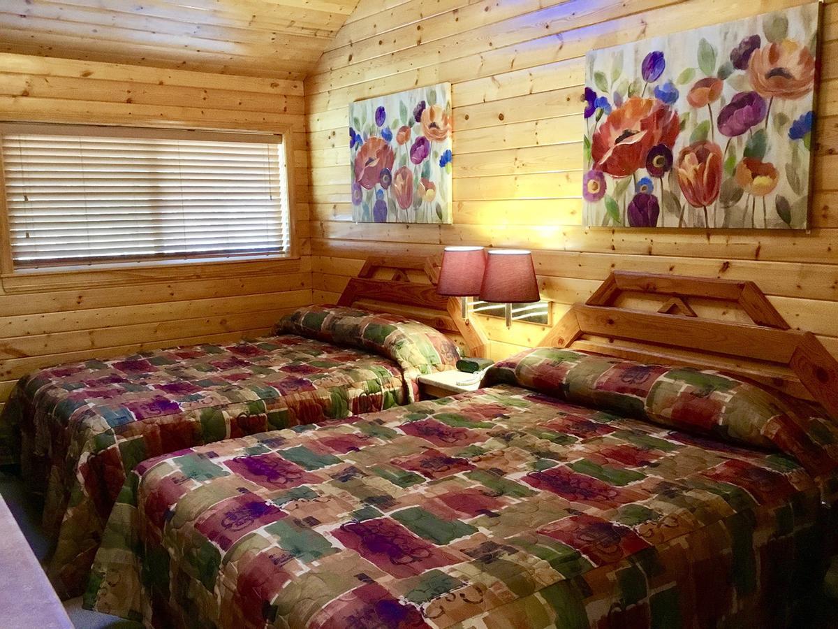 Giant Oaks Lodge Running Springs Exteriör bild