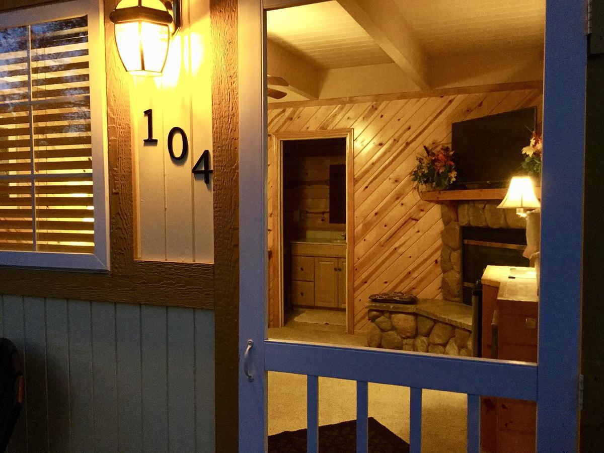 Giant Oaks Lodge Running Springs Exteriör bild
